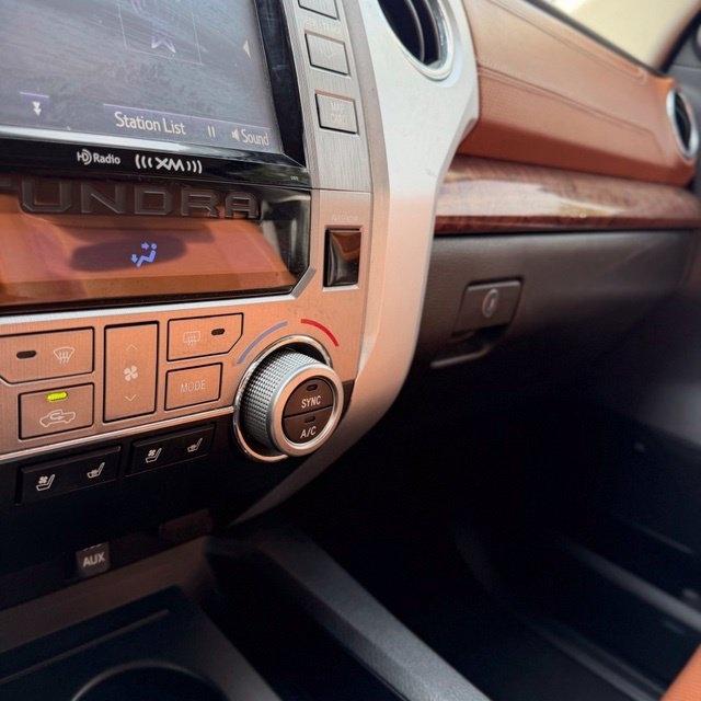 Toyota Tundra  2014