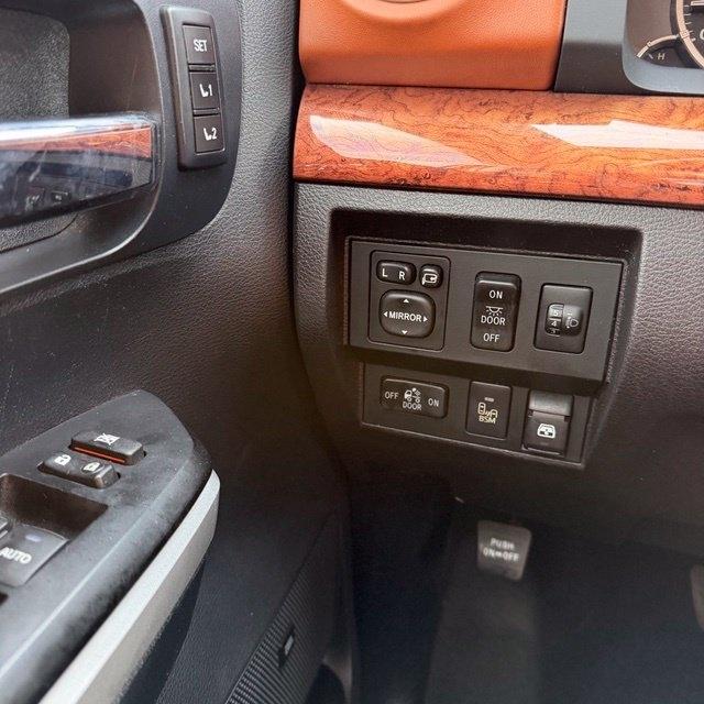 Toyota Tundra  2014