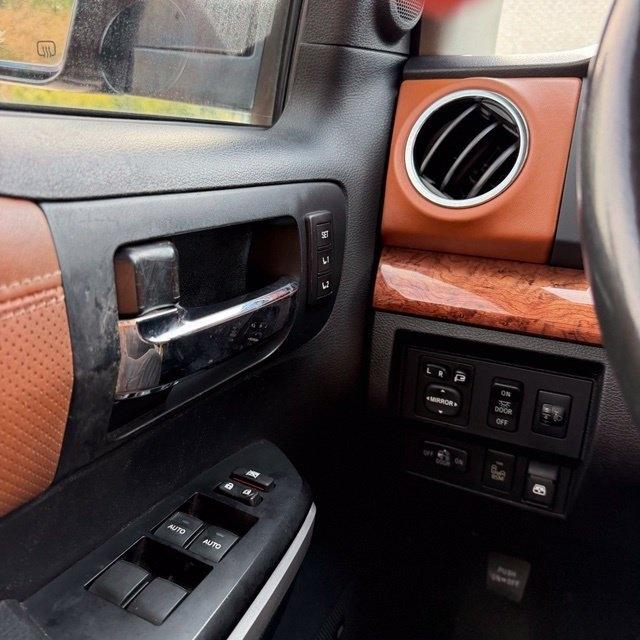 Toyota Tundra  2014