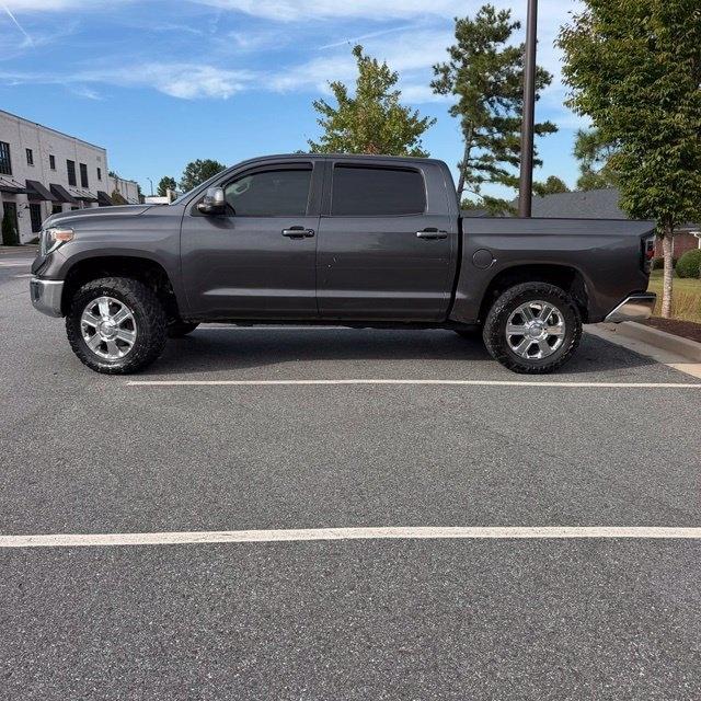 Toyota Tundra  2016