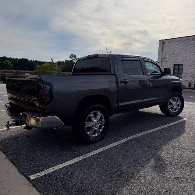Toyota Tundra  2016