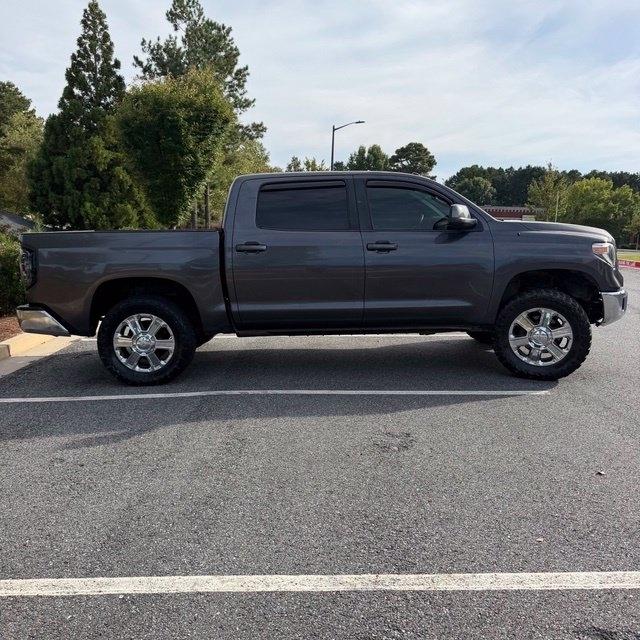 Toyota Tundra  2016