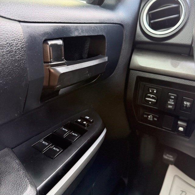 Toyota Tundra  2016