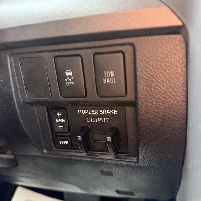Toyota Tundra  2016