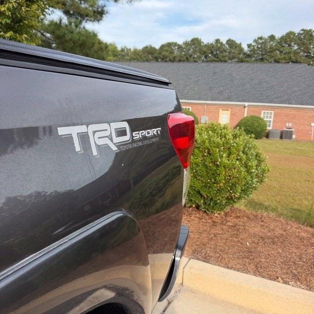 Toyota Tundra  2012
