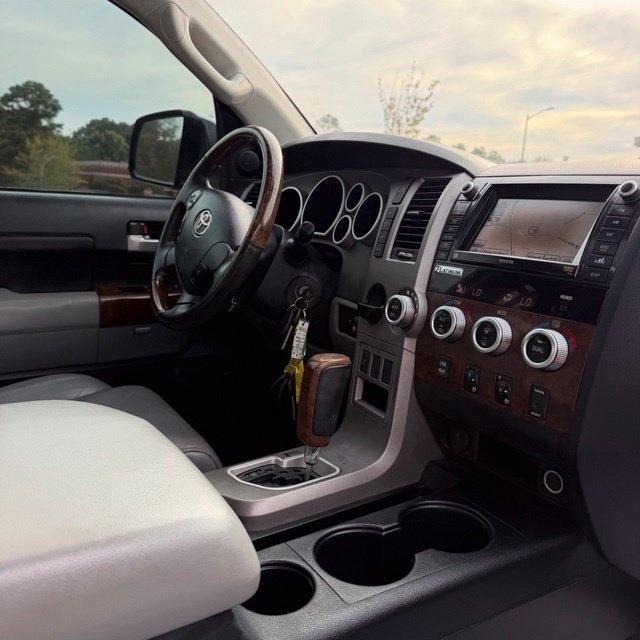 Toyota Tundra  2012