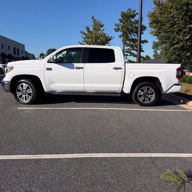 Toyota Tundra  2018