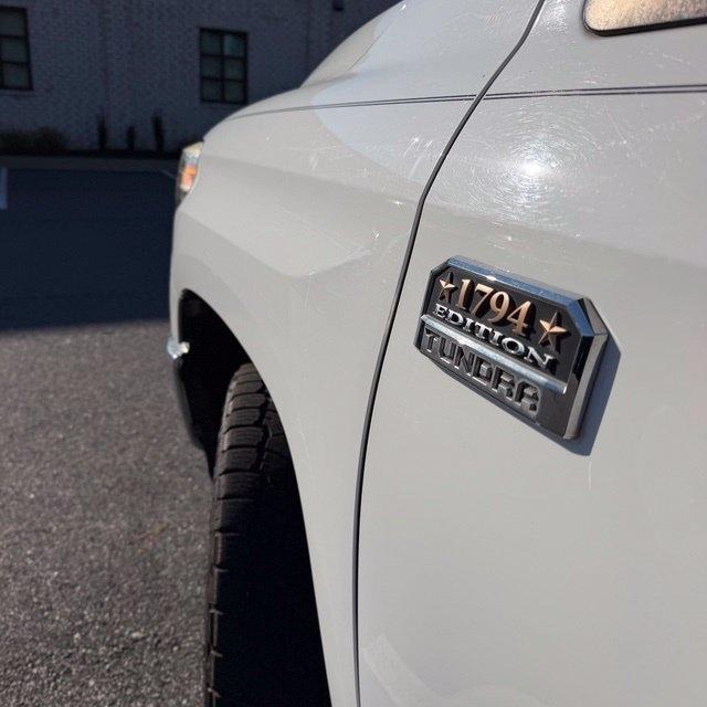 Toyota Tundra  2018