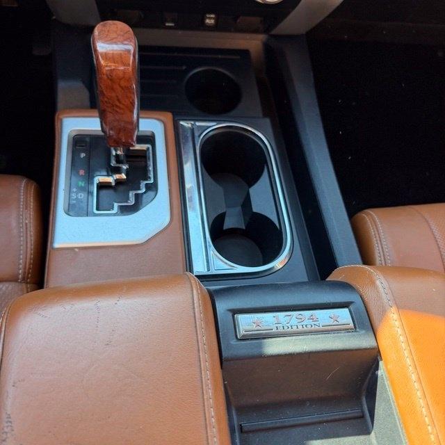 Toyota Tundra  2018