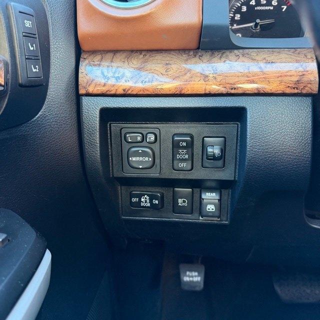 Toyota Tundra  2018