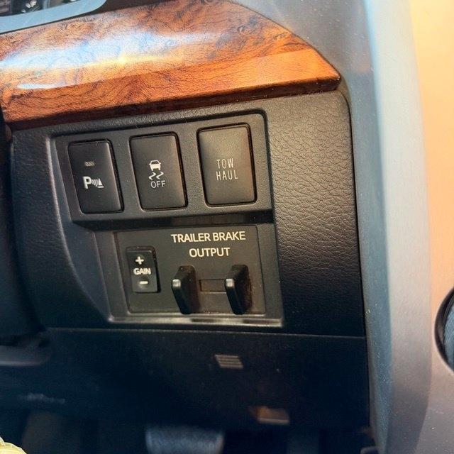 Toyota Tundra  2018