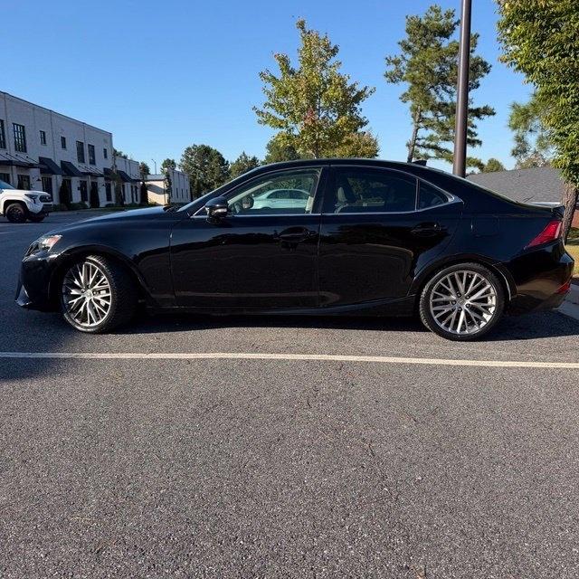 Lexus IS  2016