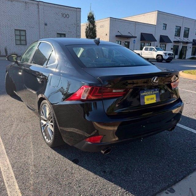 Lexus IS  2016