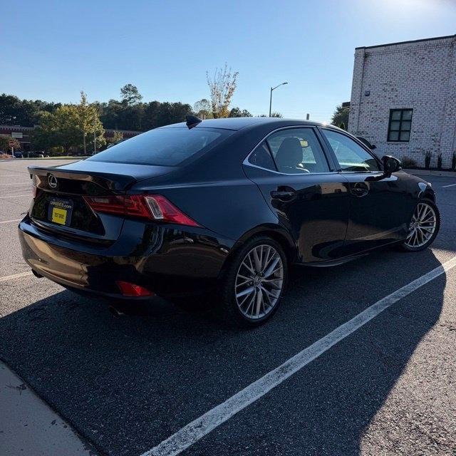 Lexus IS  2016