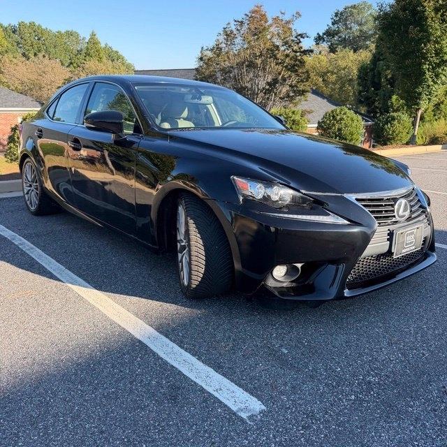Lexus IS  2016