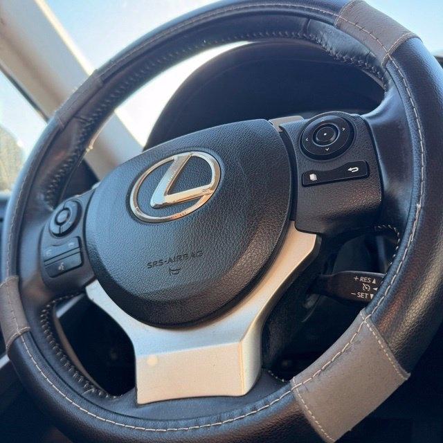 Lexus IS  2016