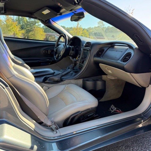 Chevrolet Corvette  2003