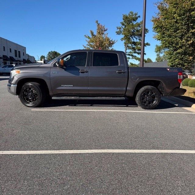 Toyota Tundra  2015