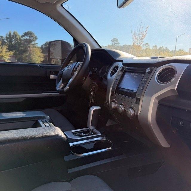 Toyota Tundra  2015