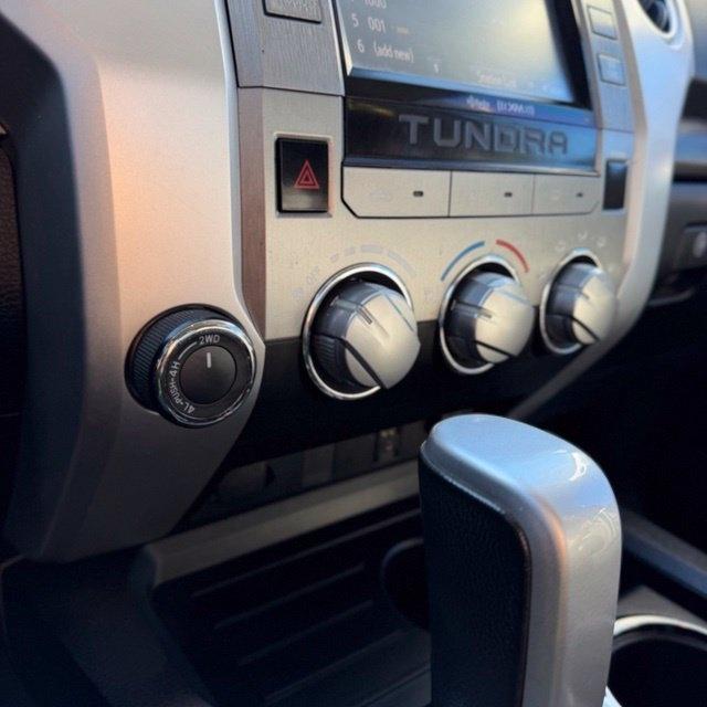 Toyota Tundra  2015