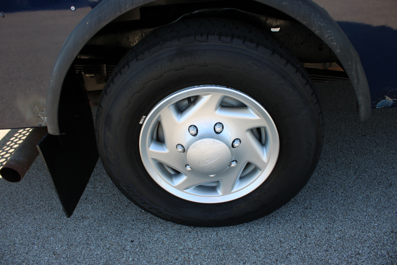 Ford Econoline E-350 Super Duty 2011 Ford Econoline E-350 Super Duty 2011