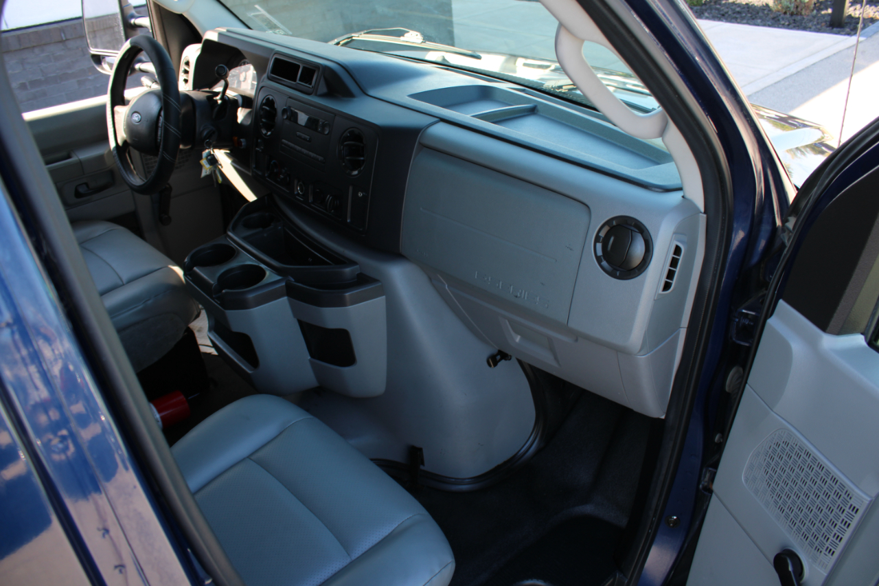 Ford Econoline E-350 Super Duty 2011 Ford Econoline E-350 Super Duty 2011