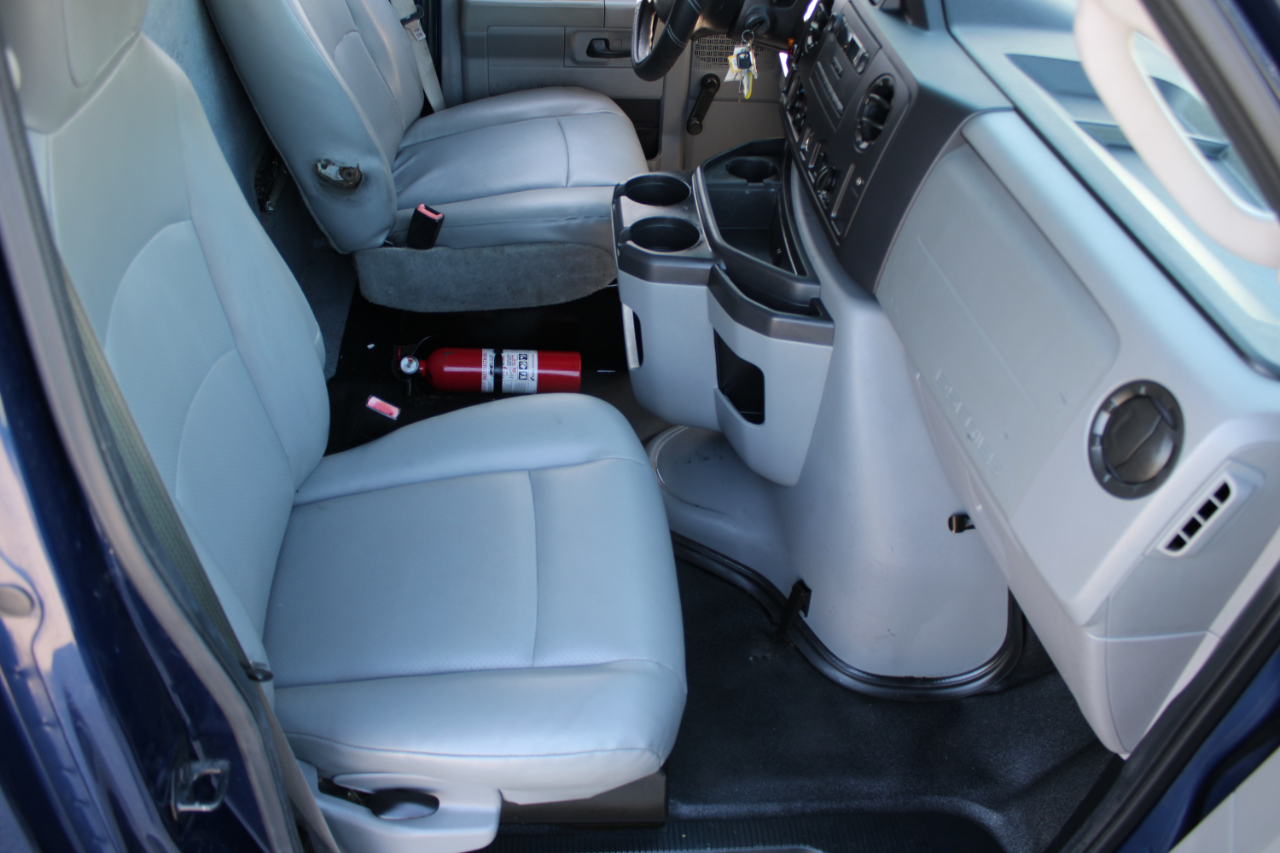 Ford Econoline E-350 Super Duty 2011 Ford Econoline E-350 Super Duty 2011