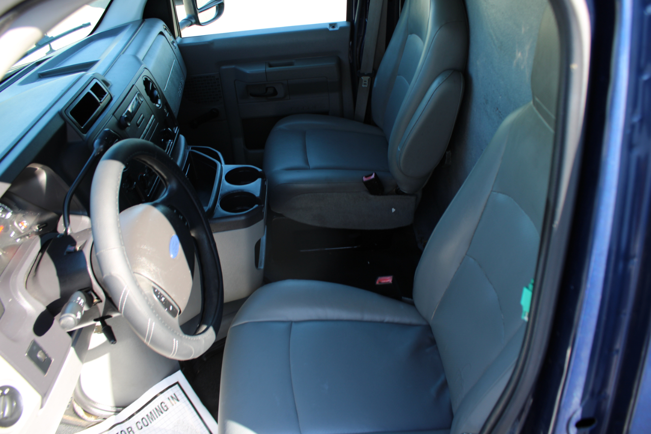 Ford Econoline E-350 Super Duty 2011 Ford Econoline E-350 Super Duty 2011