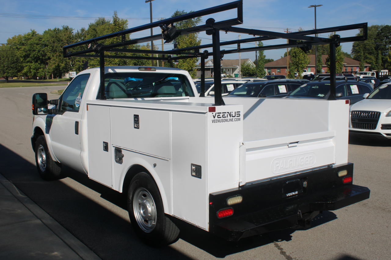 2016 Ford F-250 XLT photo 2