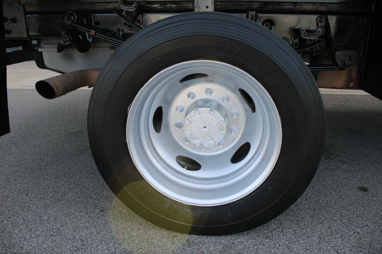 Ford F-550 Crew Cab DRW 2WD 2015