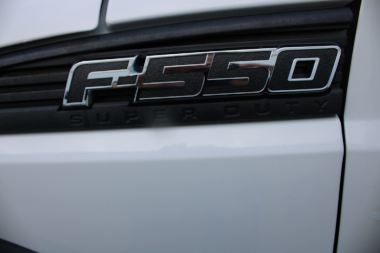 Ford F-550 Crew Cab DRW 2WD 2015