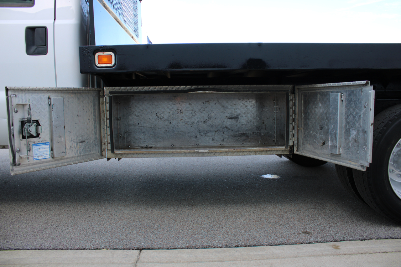 Ford F-550 Crew Cab DRW 2WD 2015