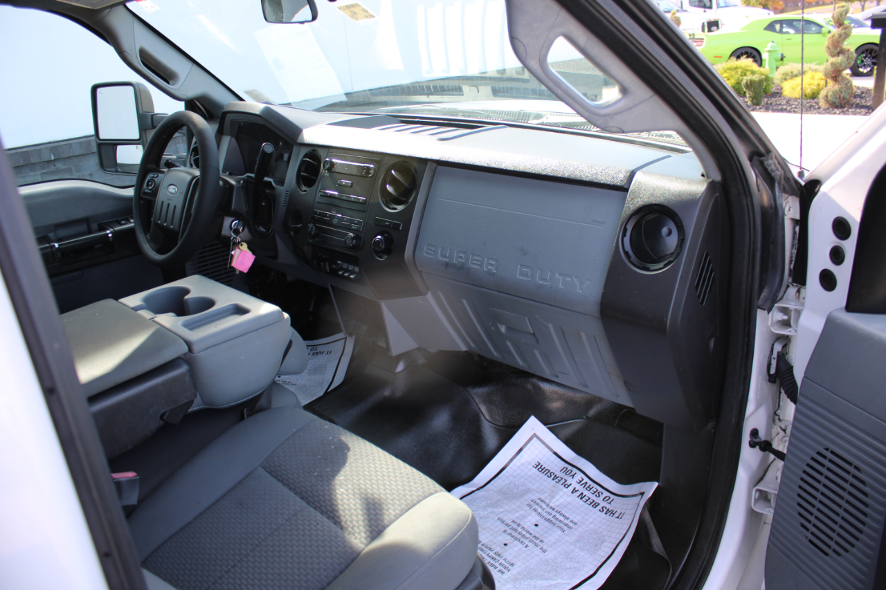 Ford F-550 Crew Cab DRW 2WD 2015