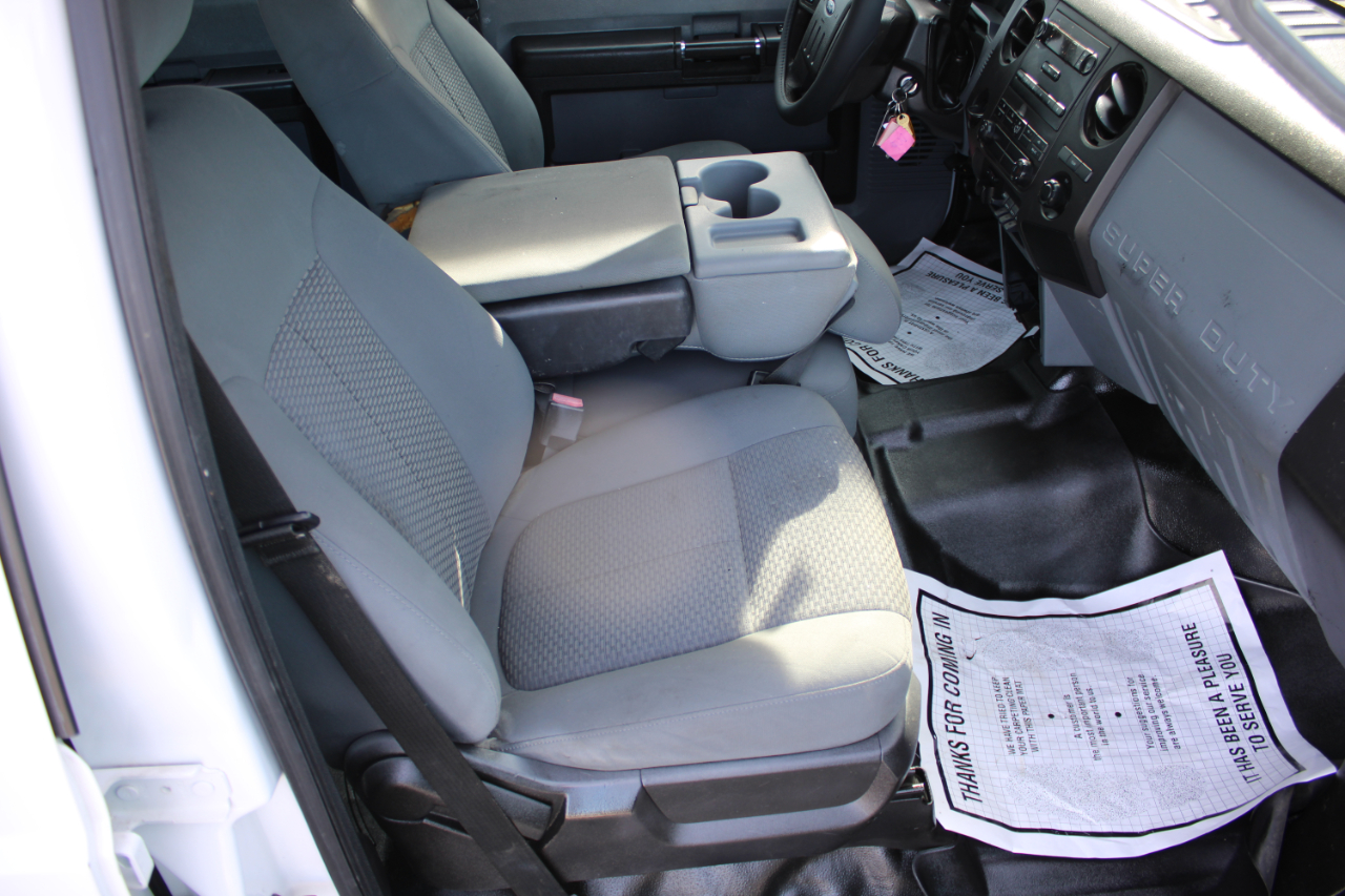 Ford F-550 Crew Cab DRW 2WD 2015