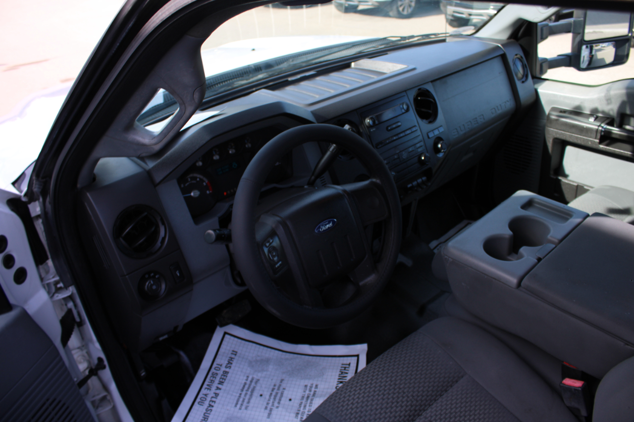 Ford F-550 Crew Cab DRW 2WD 2015