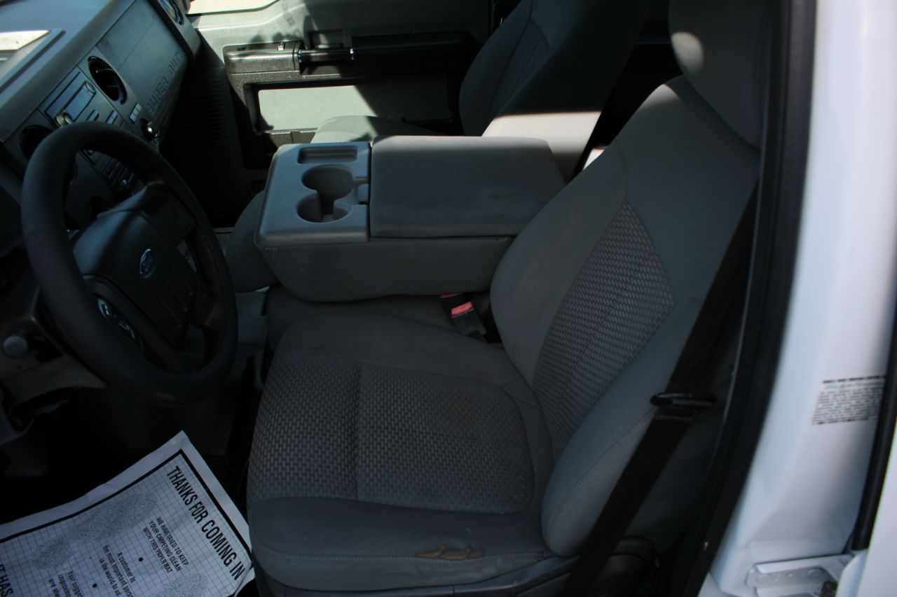 Ford F-550 Crew Cab DRW 2WD 2015