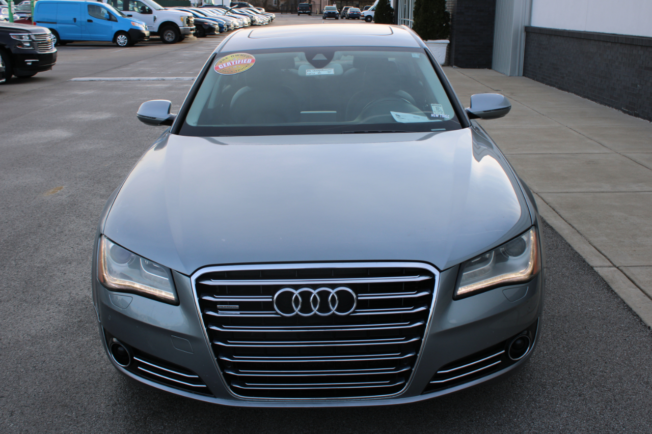 Audi A8 4.2L quattro 2011