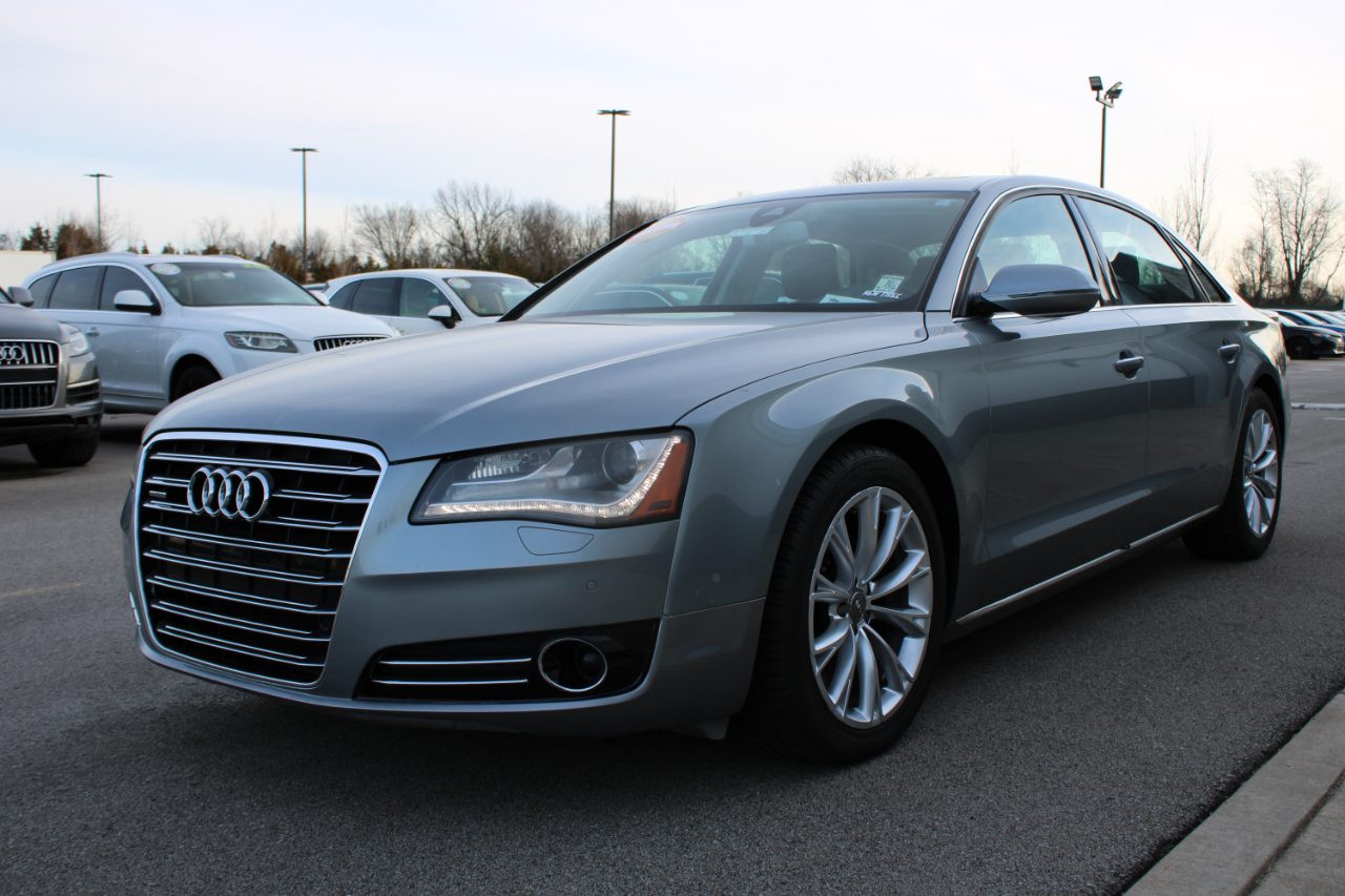 Audi A8 4.2L quattro 2011