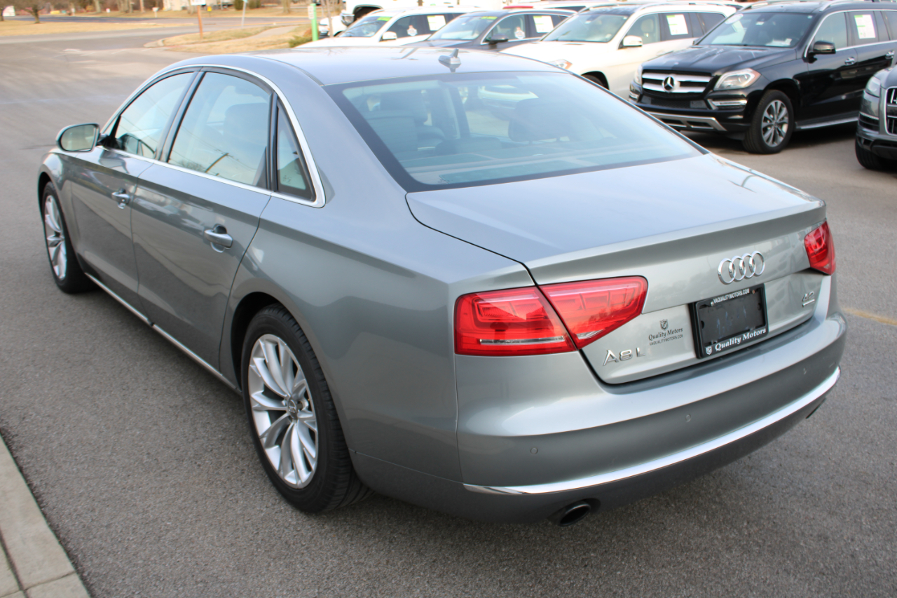 Audi A8 4.2L quattro 2011