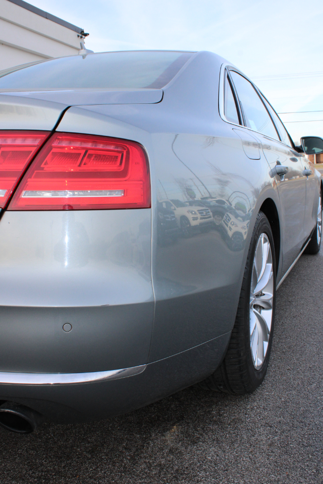 Audi A8 4.2L quattro 2011
