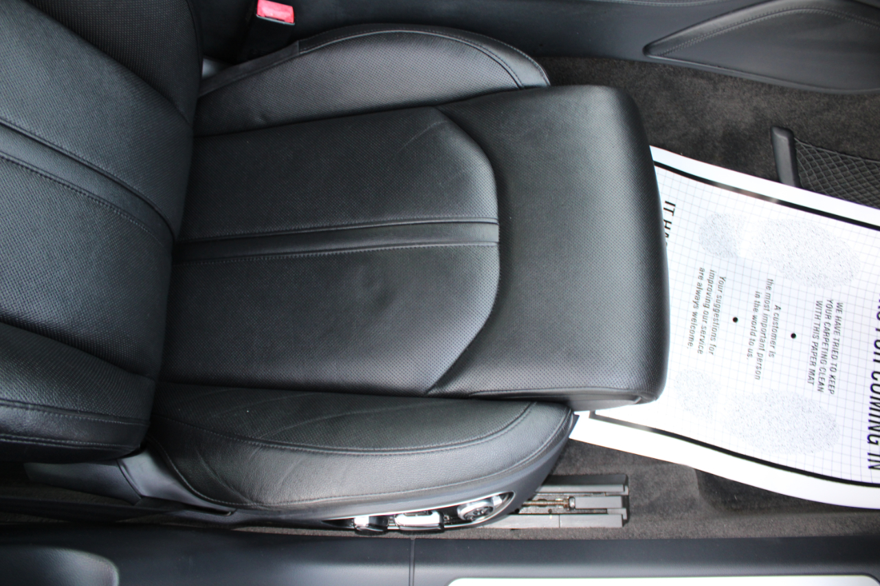 Audi A8 4.2L quattro 2011