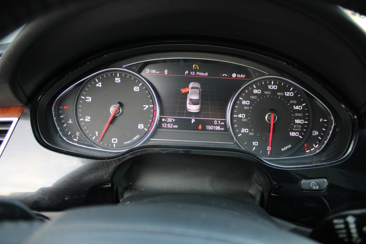 Audi A8 4.2L quattro 2011