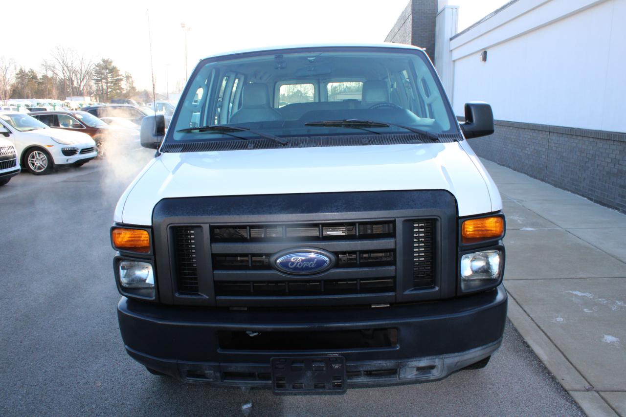 Ford Econoline E-150 XL 2011
