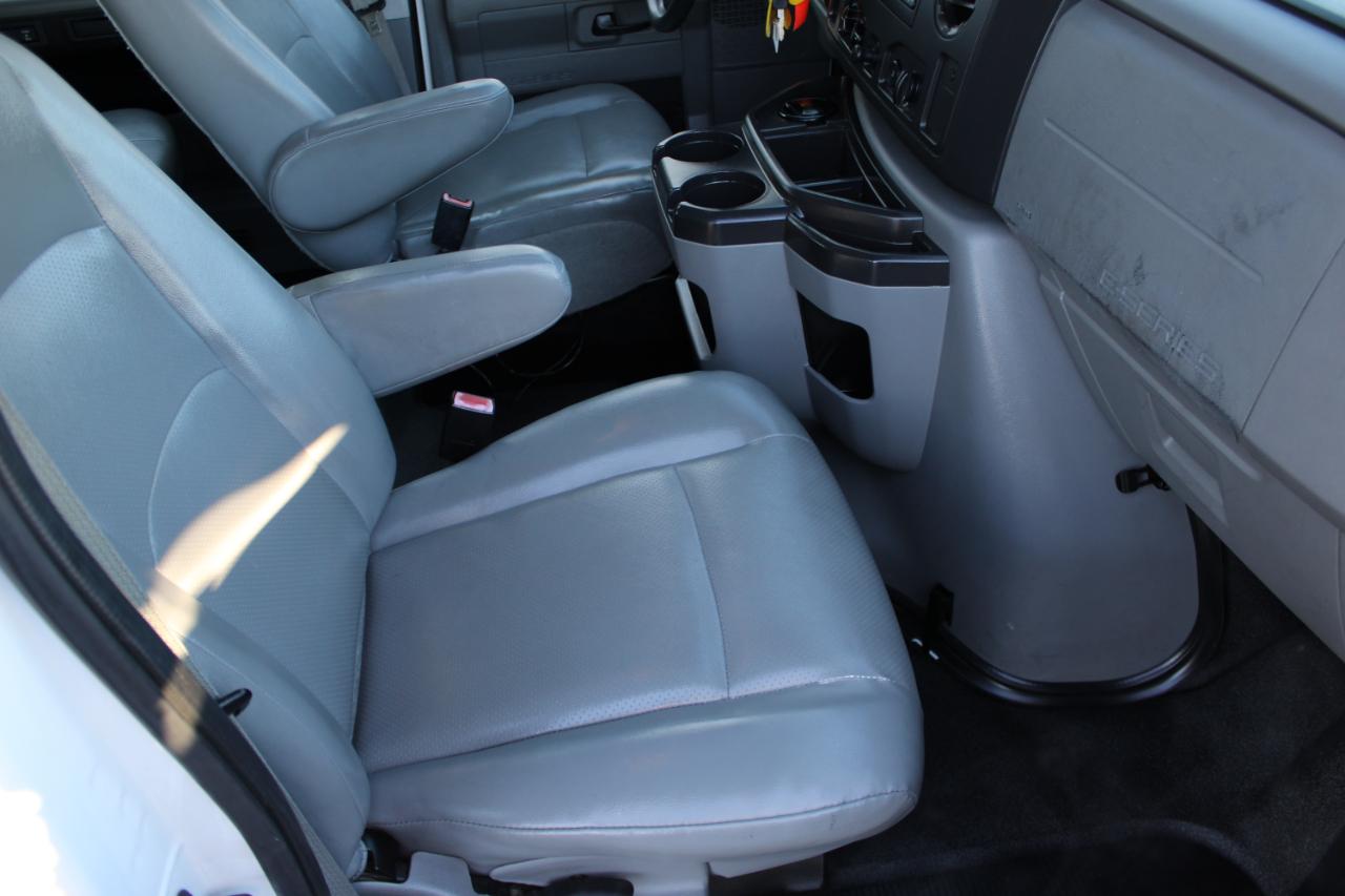 Ford Econoline E-150 XL 2011