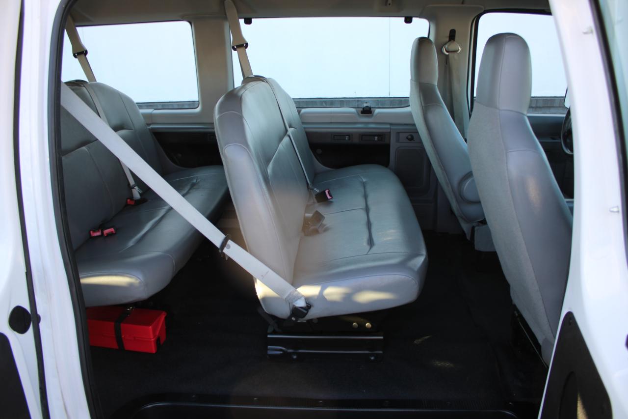 Ford Econoline E-150 XL 2011