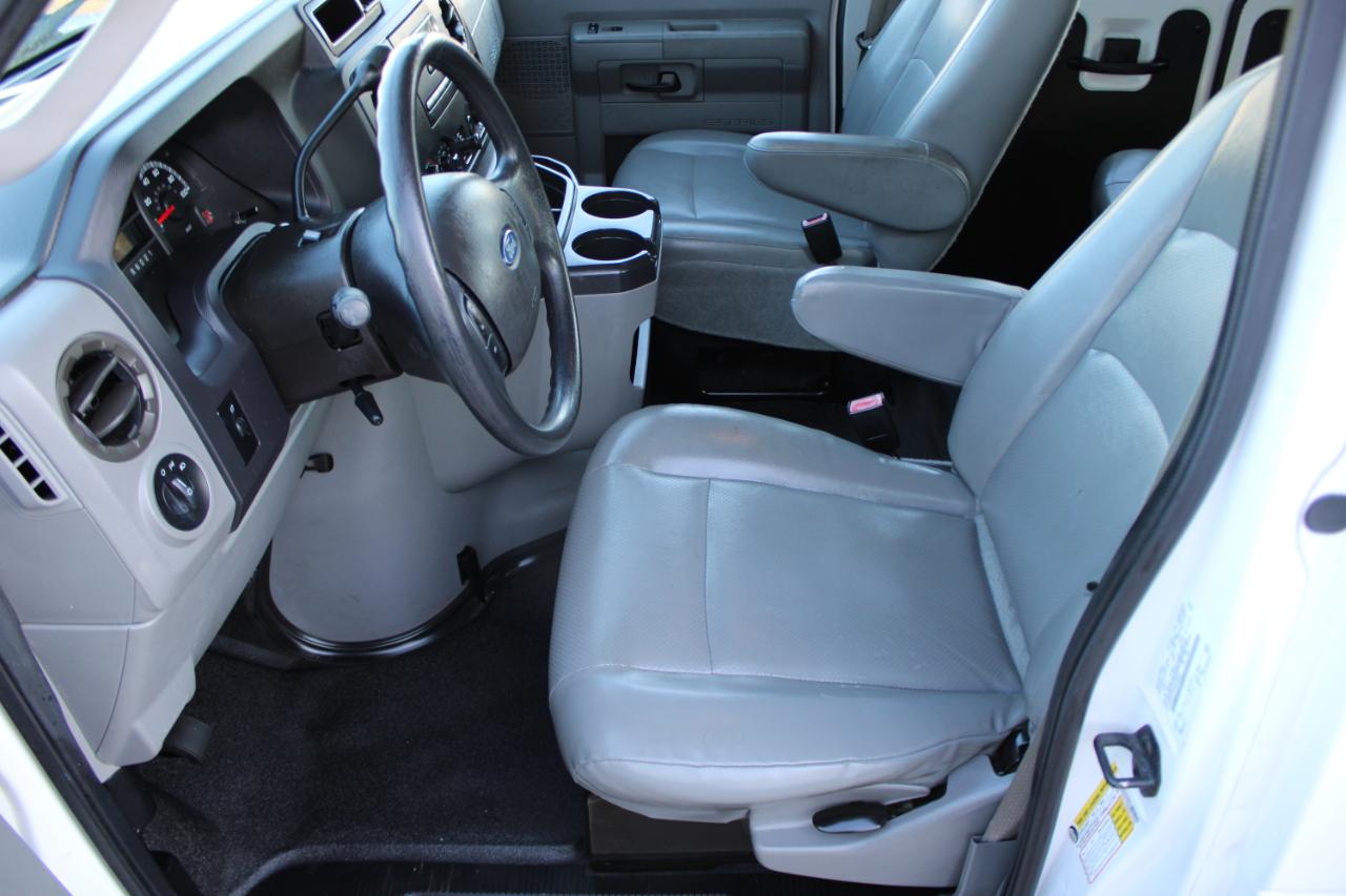 Ford Econoline E-150 XL 2011