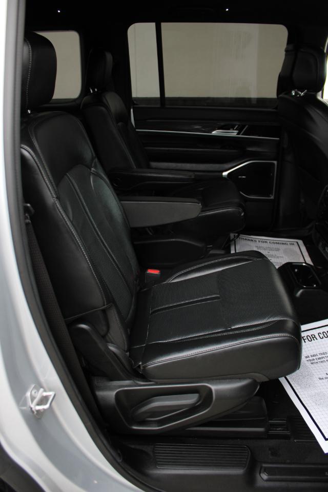 Jeep Wagoneer Series III 2022