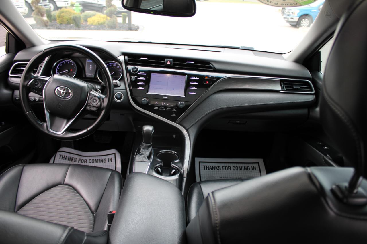 Toyota Camry SE 2020