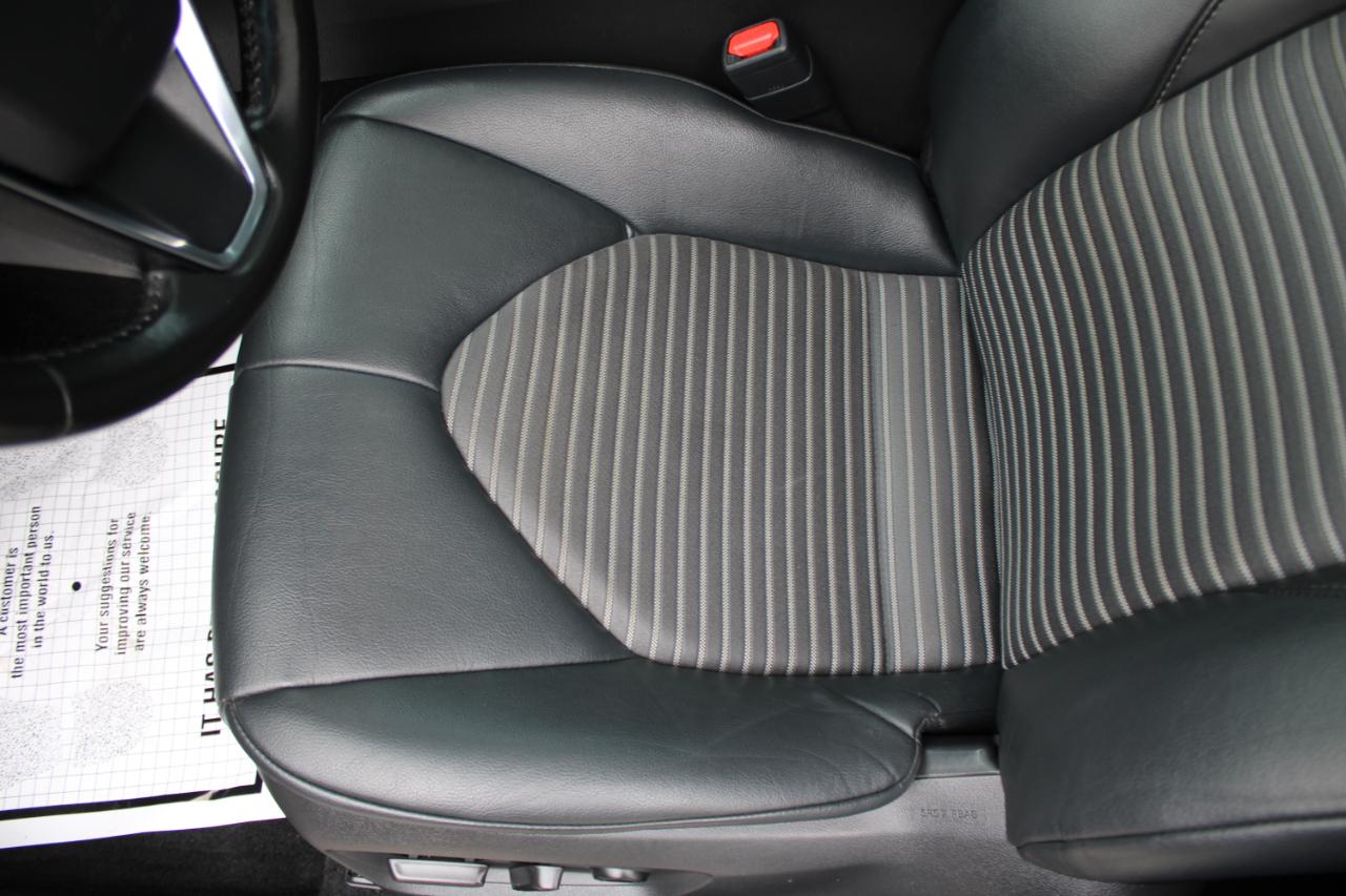 Toyota Camry SE 2020