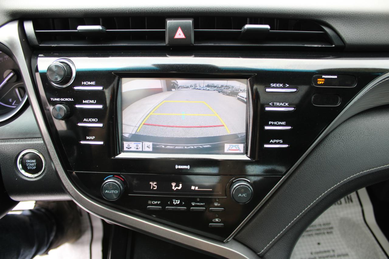 Toyota Camry SE 2020